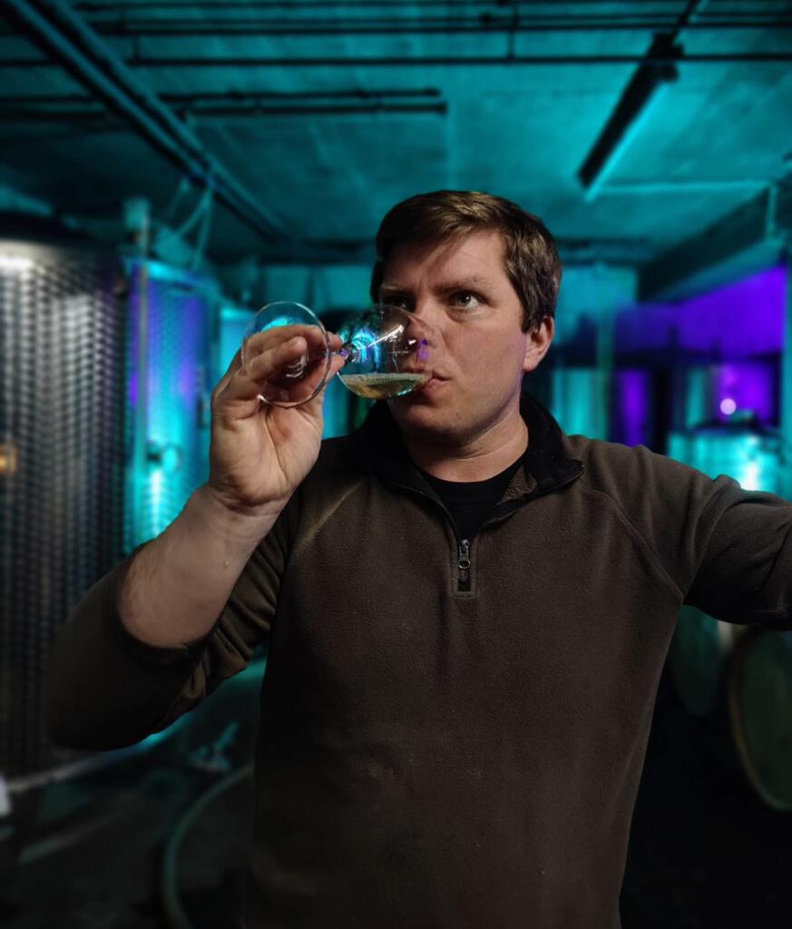 Karl-Josef Thul probiert seine Weine